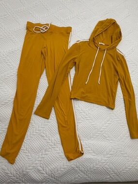 HEART & HIPS * Mustard Hooded Lounge Set Jogging Set * Small 2 Piece Set